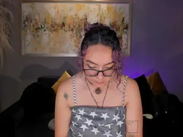 LoiseHarper  live sex cam