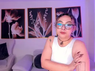 LoiseHarper  live sex cam