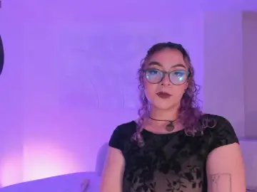 LoiseHarper  live sex cam