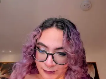 LoiseHarper  live sex cam
