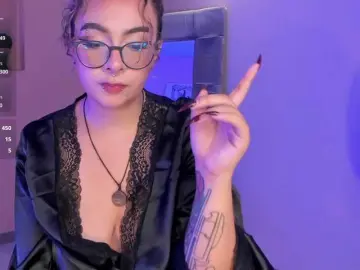LoiseHarper  live sex cam