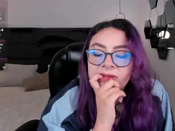 LoiseHarper  live sex cam