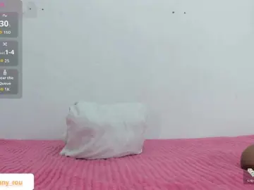 Stephanyrouse9  live sex cam