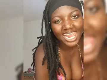 Suckmytirries  live sex cam