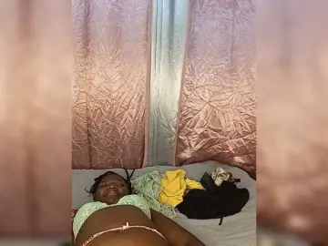 Suckmytirries  live sex cam