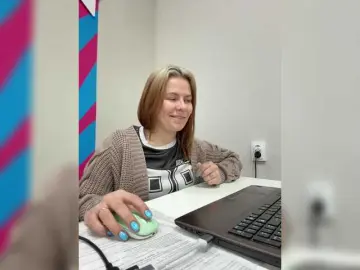 MIrindAcam  live sex cam