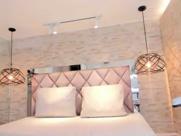 CeleneMidnight  live sex cam