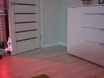 GingerSnapDoll  live sex cam