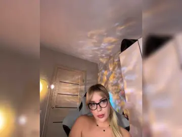 Mila-m  live sex cam