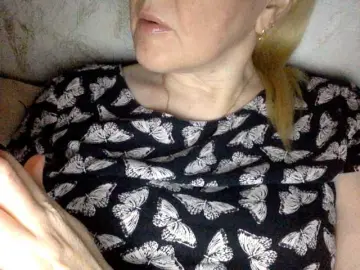 BlondyVio  live sex cam