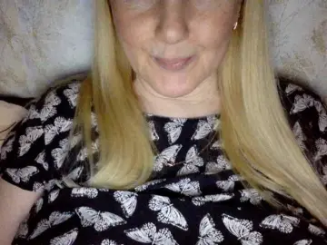 BlondyVio  live sex cam