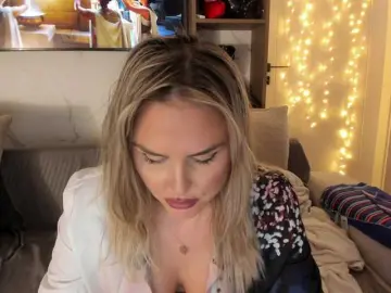 BonerBarbie  live sex cam