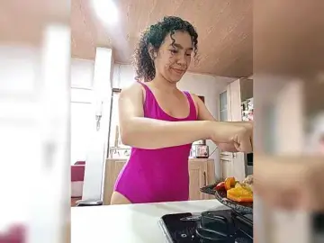 KAROLKAT  live sex cam