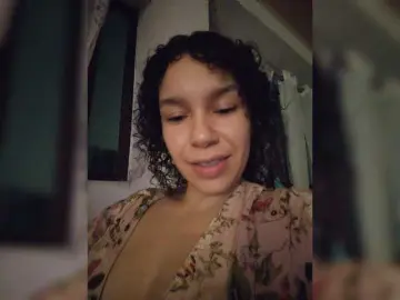 KAROLKAT  live sex cam