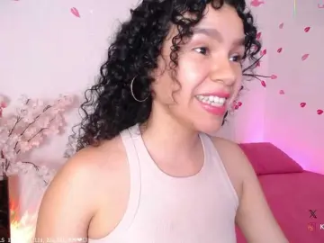 KAROLKAT  live sex cam