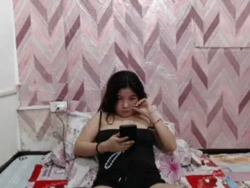 Kira-Rosse201  live sex cam