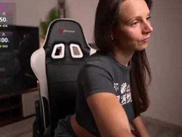 Laurushka  live sex cam