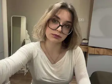 AlbaMihelcic  live sex cam