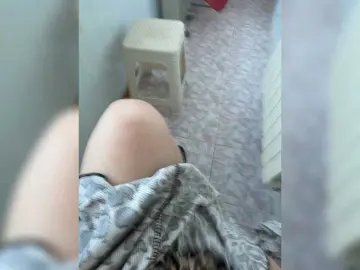 BongoBoginya  live sex cam