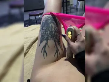 HoneySlut  live sex cam