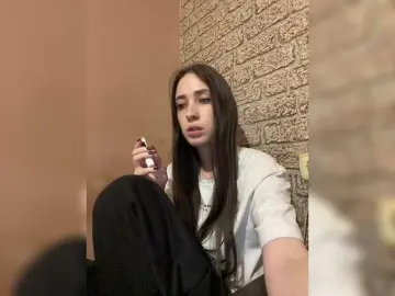 Kurama27  live sex cam