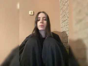 Kurama27  live sex cam