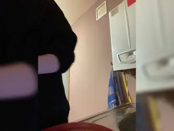 Kurama27  live sex cam