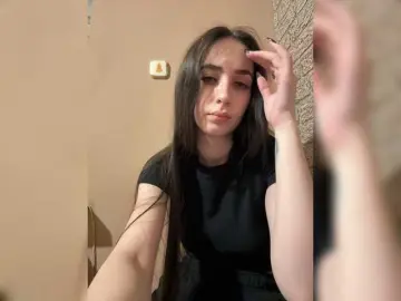 Kurama27  live sex cam