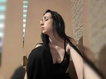 Kurama27  live sex cam