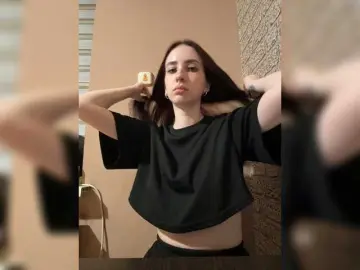 Kurama27  live sex cam