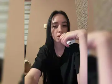 Kurama27  live sex cam