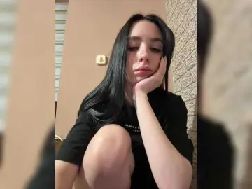 Kurama27  live sex cam