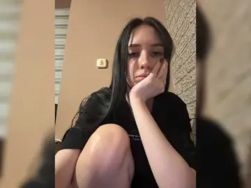 Kurama27  live sex cam