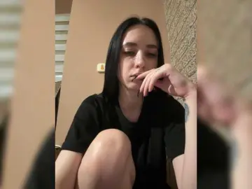 Kurama27  live sex cam