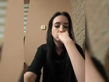 Kurama27  live sex cam