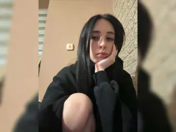 Kurama27  live sex cam