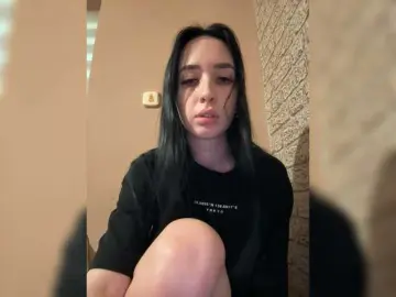 Kurama27  live sex cam