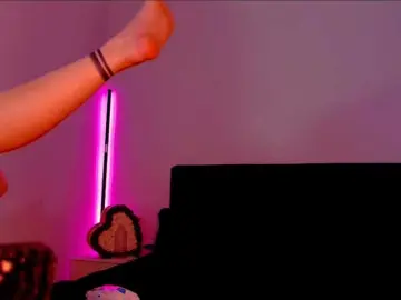 NinaRosee  live sex cam
