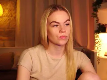 SnowwBarbie  live sex cam