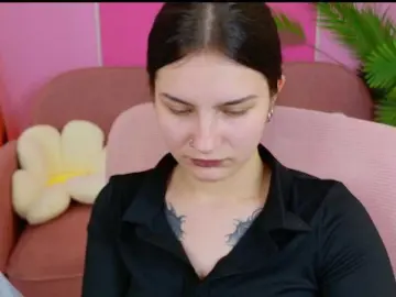 AngelBraun  live sex cam