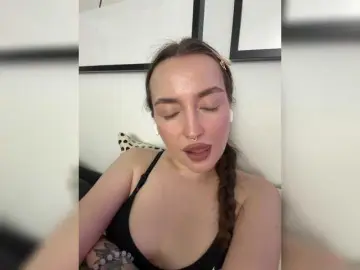 ChloeMeow  live sex cam