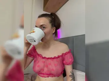 ChloeMeow  live sex cam