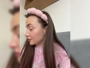 ChloeMeow  live sex cam