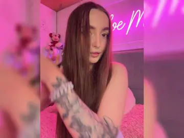 ChloeMeow  live sex cam