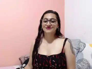 KarinaSuarez1  live sex cam
