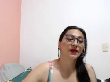 KarinaSuarez1  live sex cam