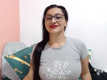 KarinaSuarez1  live sex cam