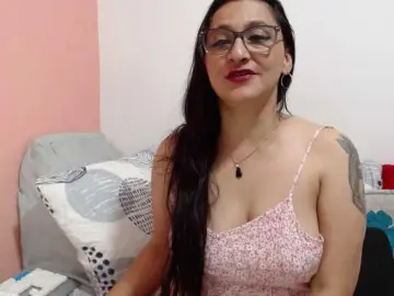 KarinaSuarez1  live sex cam
