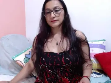 KarinaSuarez1  live sex cam