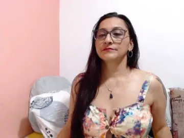 KarinaSuarez1  live sex cam